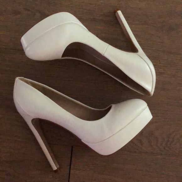 Heels - Picture 3 of 5